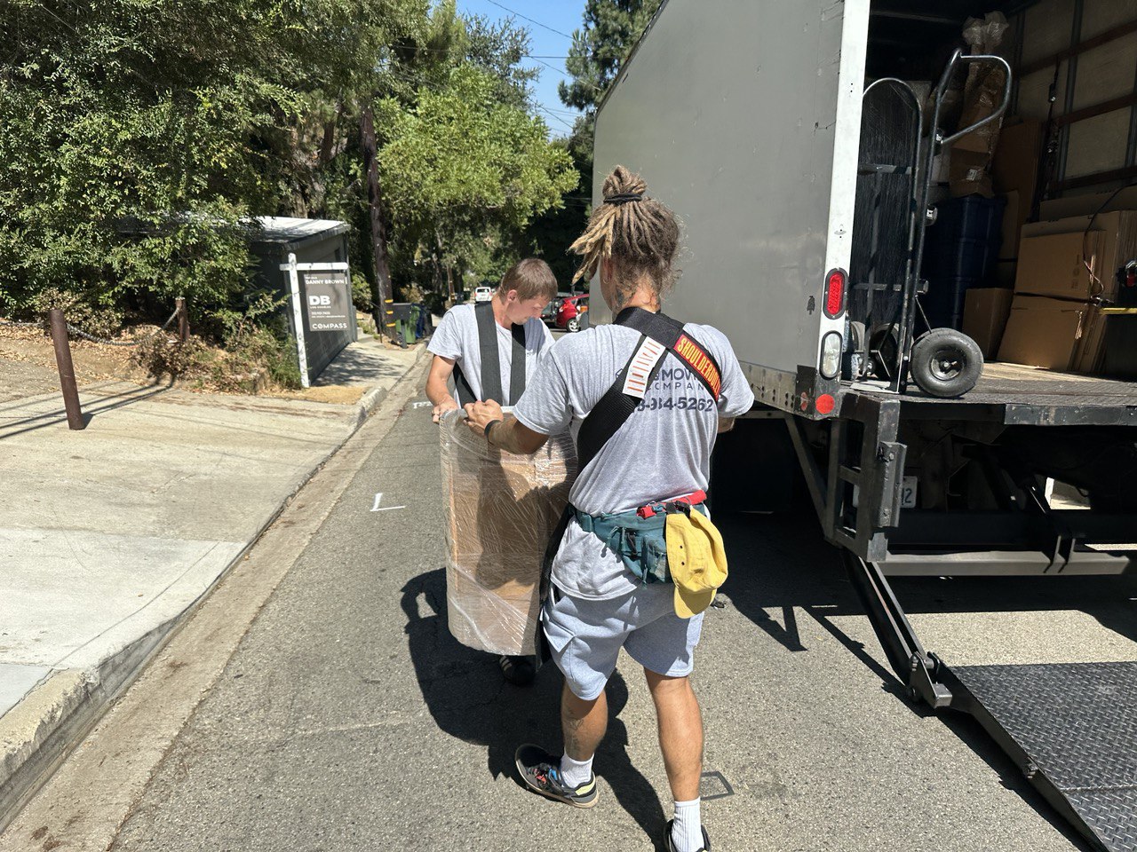 Professional Glendale Movers at work in 2025