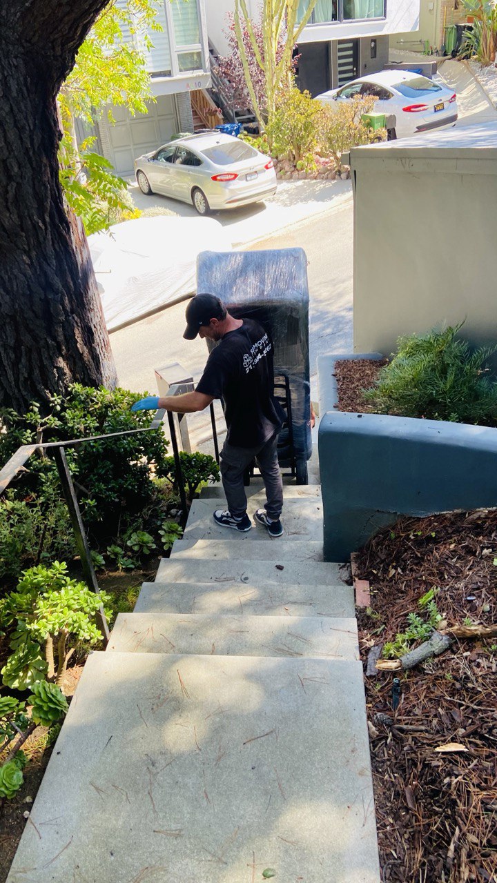 White glove moving services in Studio City - Luxury moving company
