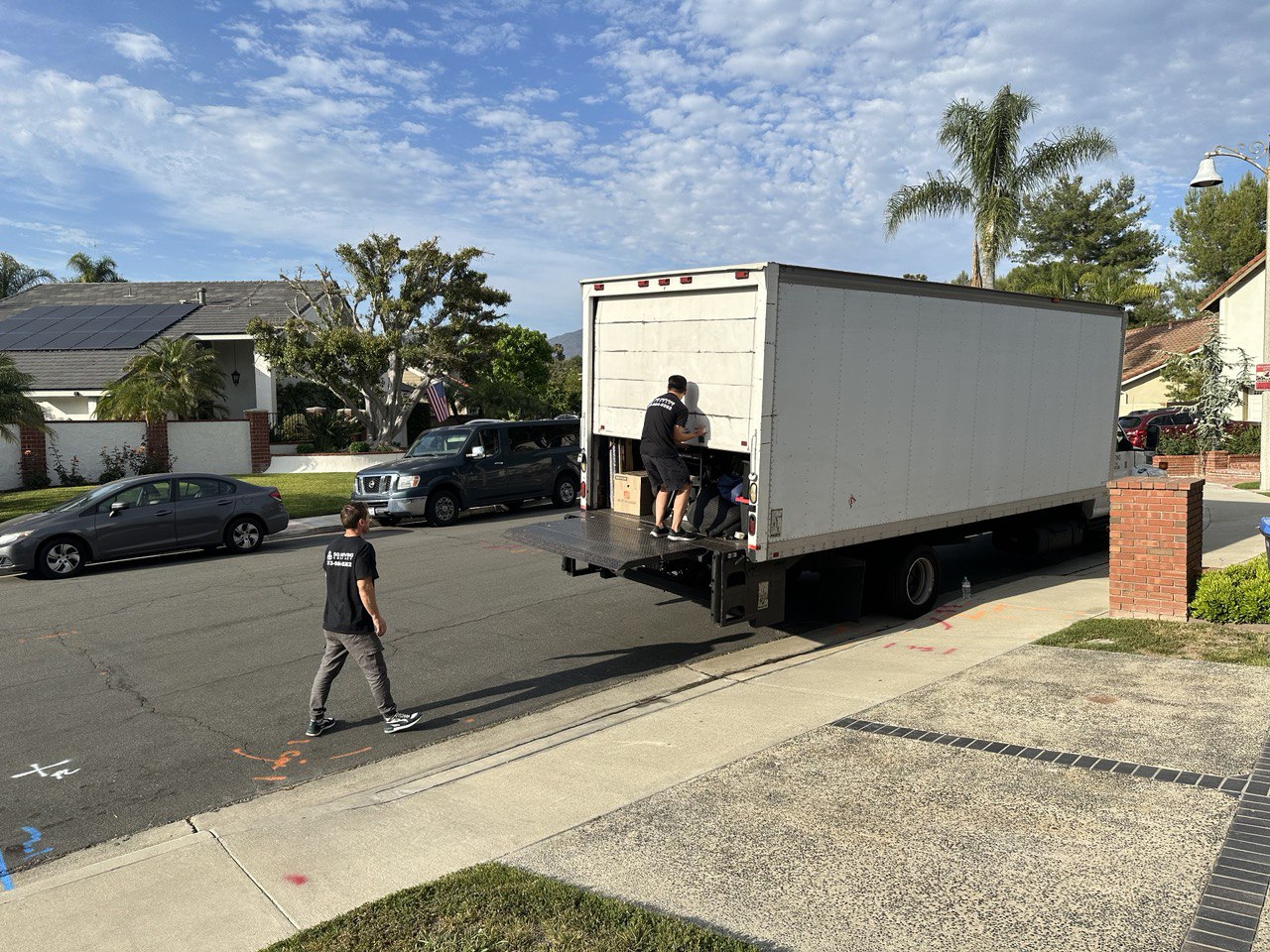 Trusted and Reliable Hollywood Moving Company